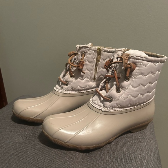 Sperry Shoes - Sperry Women's Cream Duck Boots‎ size 7.5